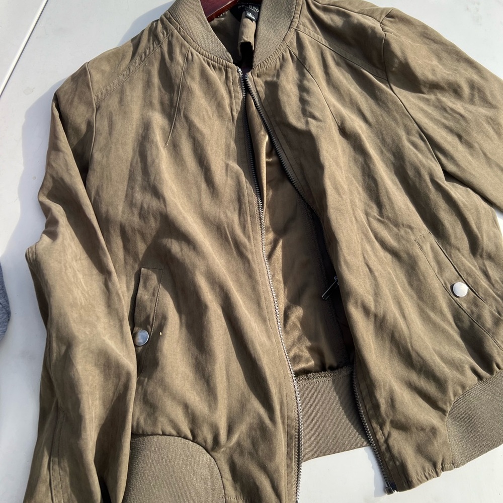 Light Jacket - Picture 2 of 3